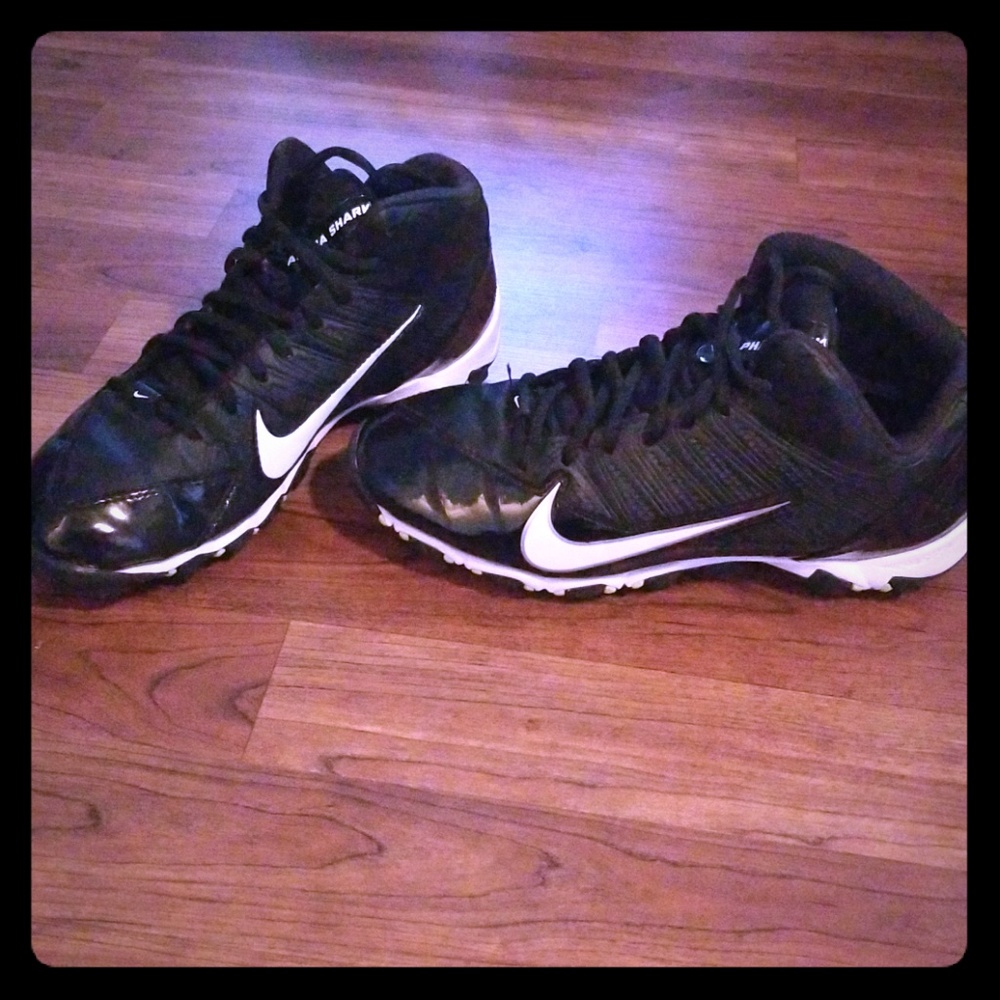 Nike Alpha Shark Youth Football Cleats